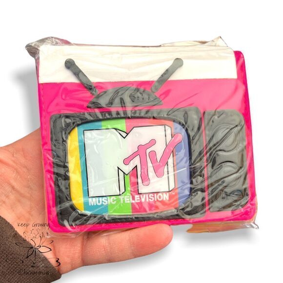 Loungefly MTV Television Bifold Wallet (4 of 5) - Picture 7 of 8